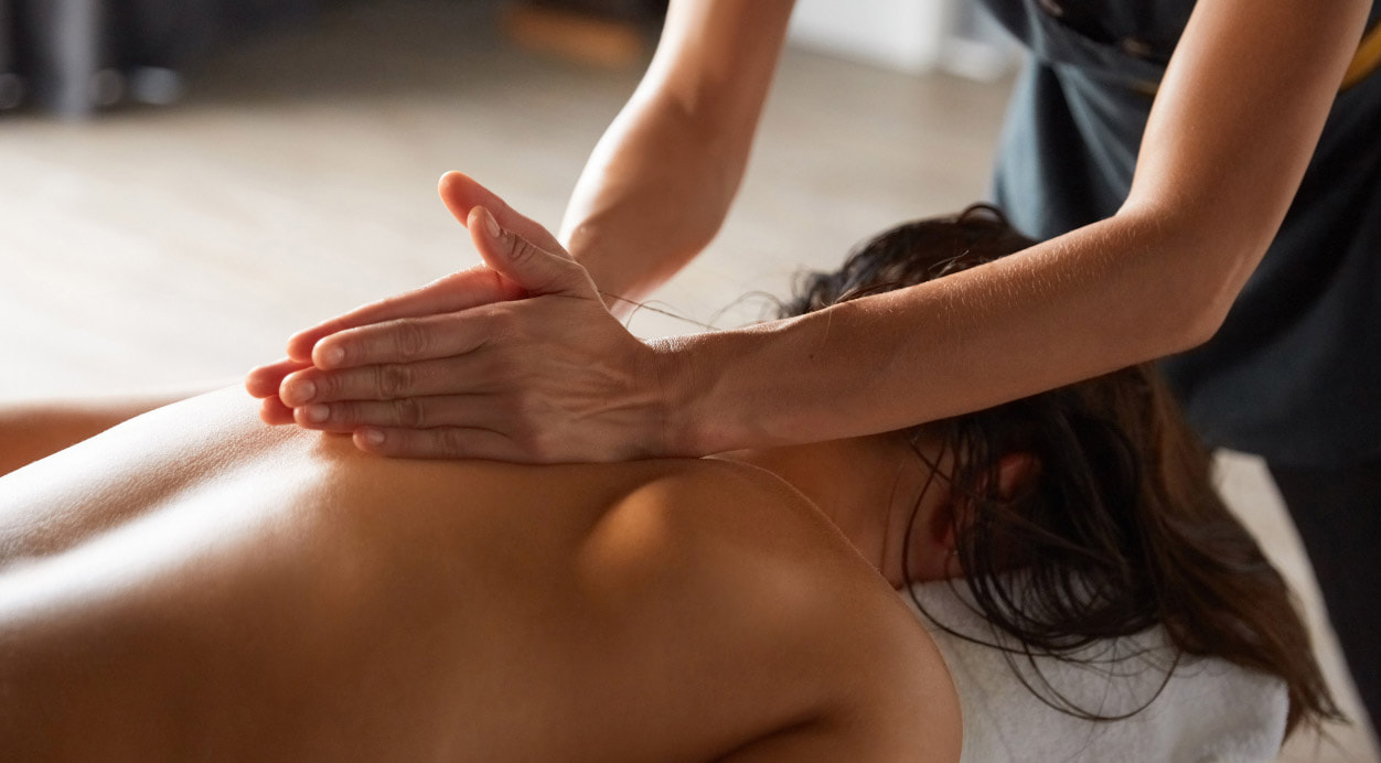 Ayurvedic Back Massage  Book your 45 min. Massage in Berkshire